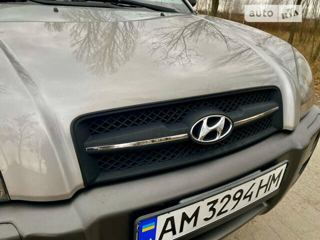 Хендай Туксон, об'ємом двигуна 2 л та пробігом 215 тис. км за 8500 $, фото 15 на Automoto.ua