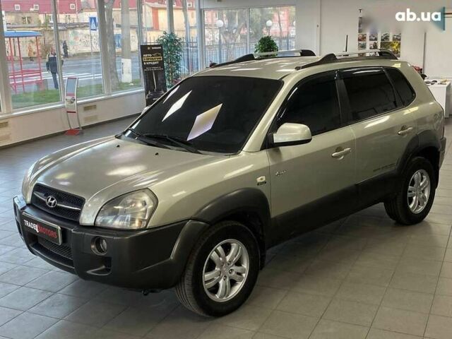 Хендай Туксон, объемом двигателя 2 л и пробегом 280 тыс. км за 7490 $, фото 5 на Automoto.ua