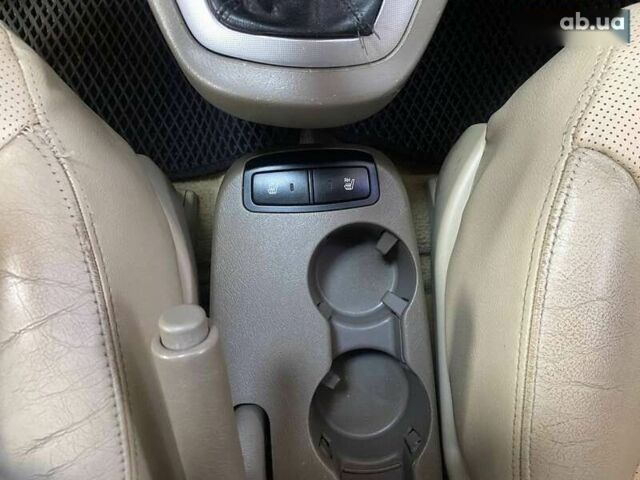 Хендай Туксон, объемом двигателя 2 л и пробегом 280 тыс. км за 7490 $, фото 28 на Automoto.ua