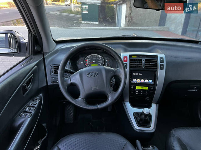 Хендай Туксон, объемом двигателя 2 л и пробегом 360 тыс. км за 6900 $, фото 25 на Automoto.ua