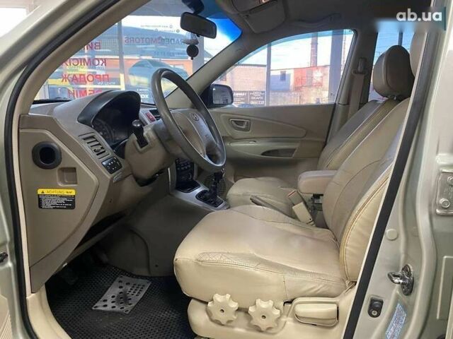 Хендай Туксон, объемом двигателя 2 л и пробегом 280 тыс. км за 7490 $, фото 16 на Automoto.ua
