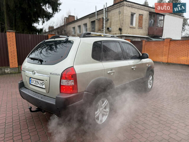 Хендай Туксон, объемом двигателя 2 л и пробегом 248 тыс. км за 7300 $, фото 3 на Automoto.ua