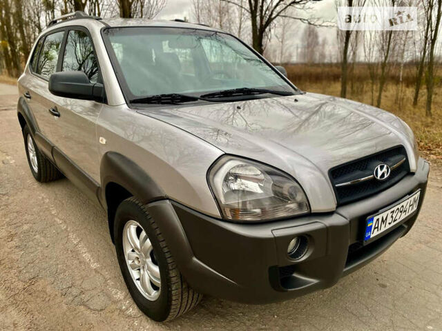 Хендай Туксон, об'ємом двигуна 2 л та пробігом 215 тис. км за 8500 $, фото 7 на Automoto.ua