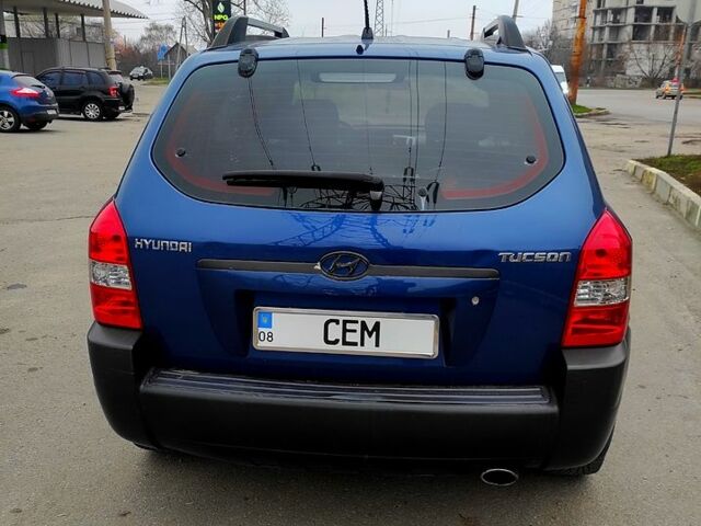 Хендай Туксон, объемом двигателя 2 л и пробегом 225 тыс. км за 7300 $, фото 4 на Automoto.ua