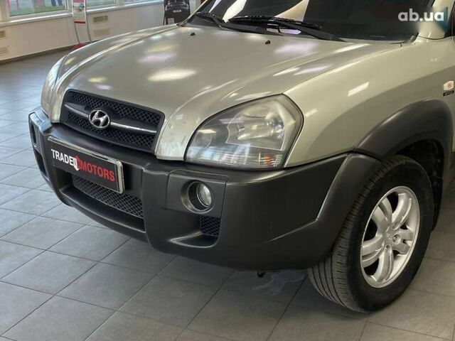 Хендай Туксон, объемом двигателя 2 л и пробегом 280 тыс. км за 7490 $, фото 4 на Automoto.ua