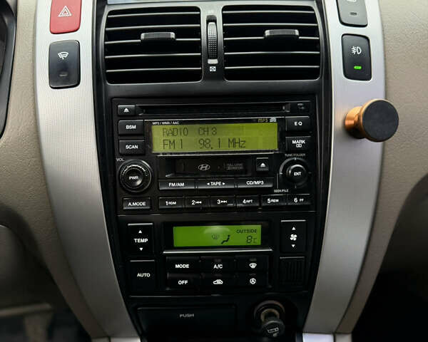 Хендай Туксон, объемом двигателя 2 л и пробегом 248 тыс. км за 7300 $, фото 16 на Automoto.ua