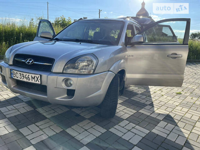 Хендай Туксон, объемом двигателя 1.99 л и пробегом 256 тыс. км за 8000 $, фото 3 на Automoto.ua