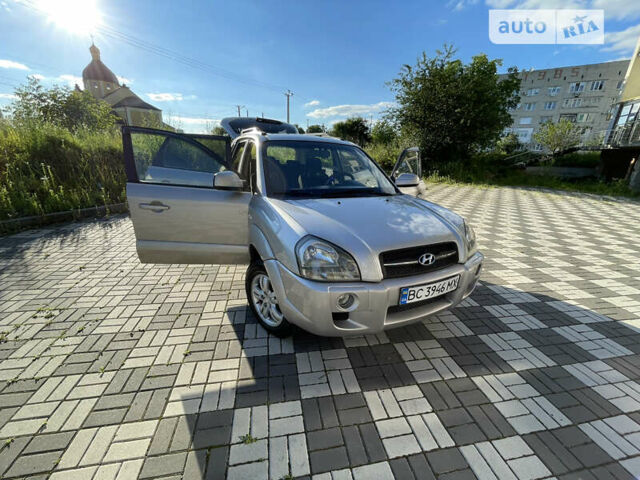 Хендай Туксон, объемом двигателя 1.99 л и пробегом 256 тыс. км за 8000 $, фото 8 на Automoto.ua