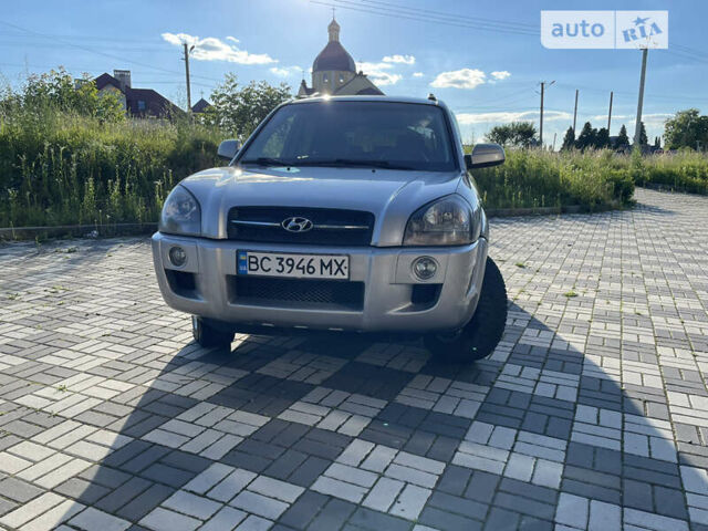 Хендай Туксон, объемом двигателя 1.99 л и пробегом 256 тыс. км за 8000 $, фото 20 на Automoto.ua