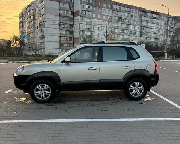 Хендай Туксон, об'ємом двигуна 2 л та пробігом 225 тис. км за 7500 $, фото 4 на Automoto.ua