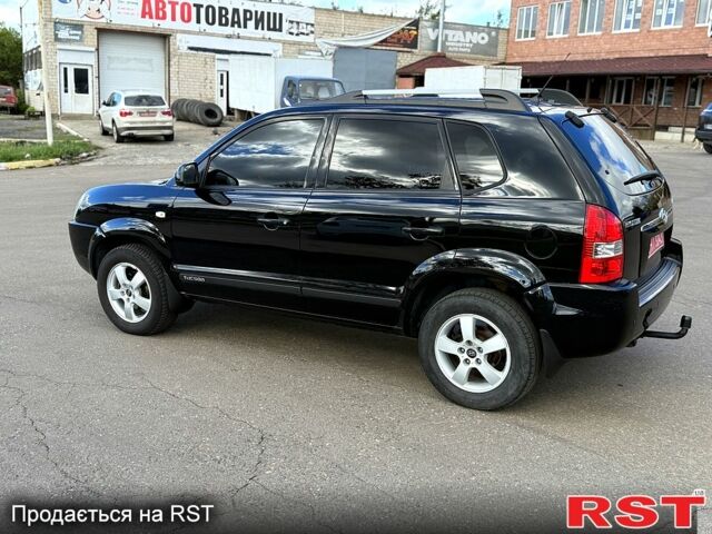 Хендай Туксон, объемом двигателя 2 л и пробегом 260 тыс. км за 7700 $, фото 7 на Automoto.ua