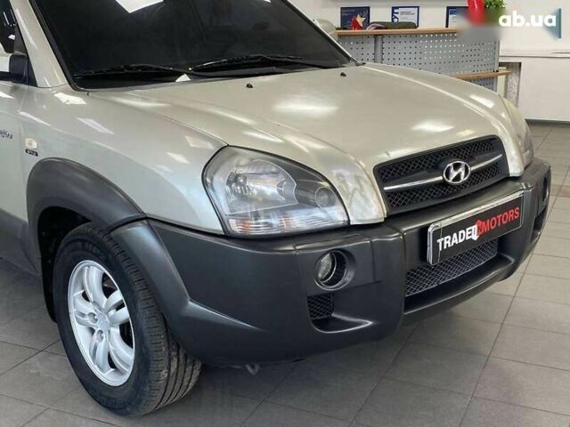 Хендай Туксон, объемом двигателя 2 л и пробегом 280 тыс. км за 7490 $, фото 2 на Automoto.ua