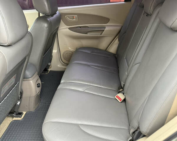 Хендай Туксон, объемом двигателя 2 л и пробегом 248 тыс. км за 7300 $, фото 11 на Automoto.ua