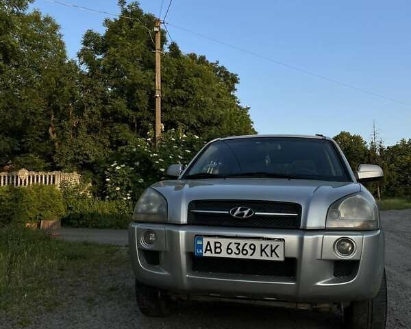 Хендай Туксон, объемом двигателя 2 л и пробегом 280 тыс. км за 7300 $, фото 3 на Automoto.ua