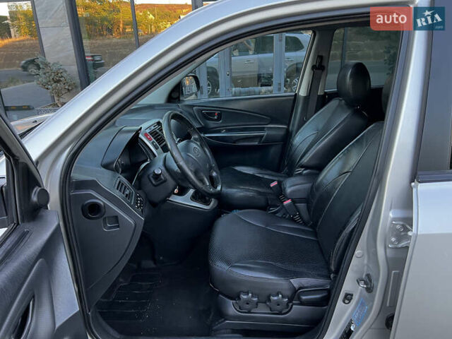 Хендай Туксон, объемом двигателя 2 л и пробегом 360 тыс. км за 6900 $, фото 15 на Automoto.ua
