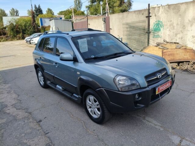 Хендай Туксон, об'ємом двигуна 2 л та пробігом 105 тис. км за 9700 $, фото 6 на Automoto.ua