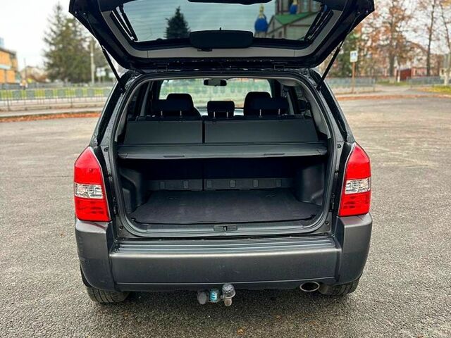 Хендай Туксон, об'ємом двигуна 2 л та пробігом 203 тис. км за 8100 $, фото 12 на Automoto.ua