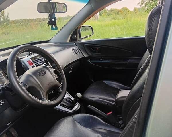 Хендай Туксон, объемом двигателя 2 л и пробегом 199 тыс. км за 8000 $, фото 4 на Automoto.ua