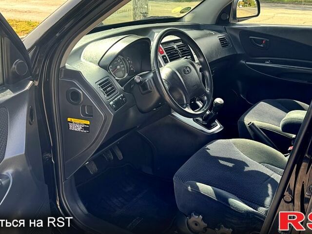 Хендай Туксон, объемом двигателя 2 л и пробегом 210 тыс. км за 8000 $, фото 8 на Automoto.ua