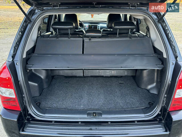 Хендай Туксон, объемом двигателя 2 л и пробегом 245 тыс. км за 7900 $, фото 22 на Automoto.ua