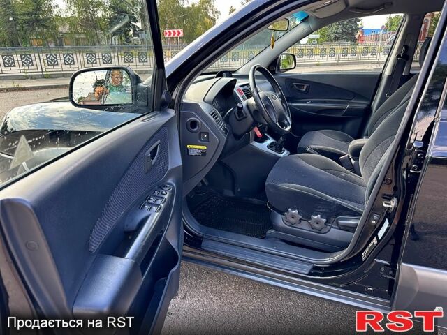 Хендай Туксон, об'ємом двигуна 2 л та пробігом 198 тис. км за 8000 $, фото 3 на Automoto.ua