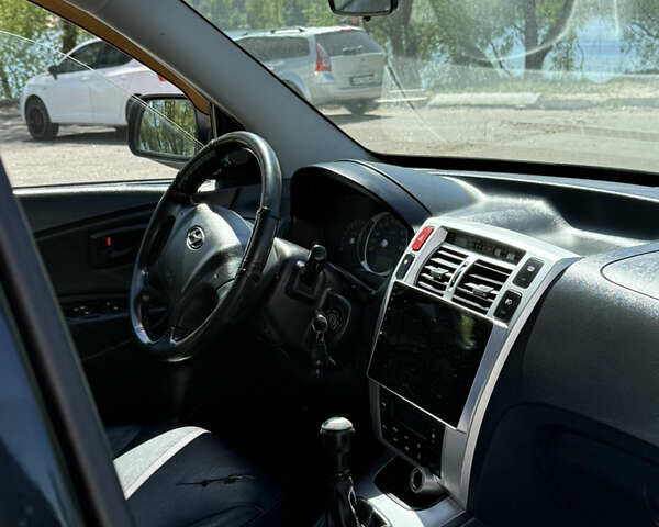 Хендай Туксон, об'ємом двигуна 2 л та пробігом 140 тис. км за 7200 $, фото 7 на Automoto.ua