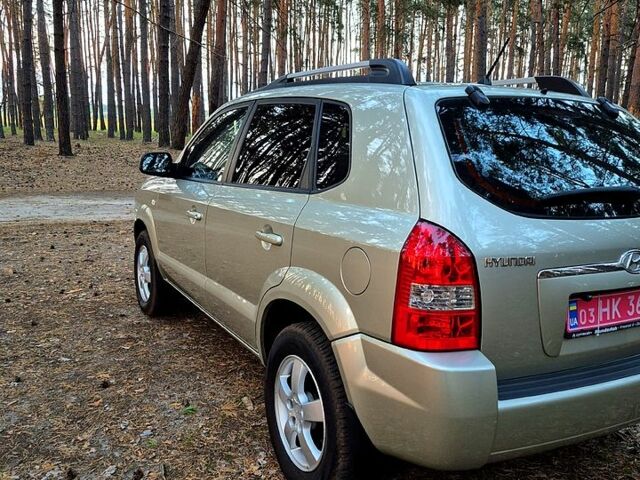 Хендай Туксон, об'ємом двигуна 1.6 л та пробігом 200 тис. км за 8200 $, фото 3 на Automoto.ua