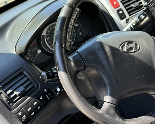 Хендай Туксон, об'ємом двигуна 2 л та пробігом 140 тис. км за 7200 $, фото 10 на Automoto.ua