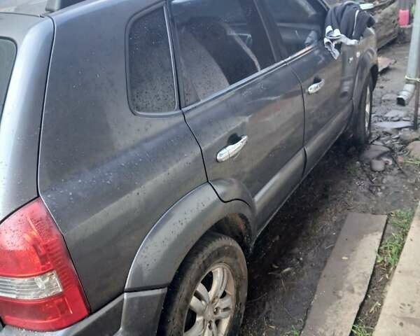 Хендай Туксон, объемом двигателя 2 л и пробегом 399 тыс. км за 4999 $, фото 1 на Automoto.ua