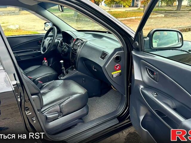 Хендай Туксон, об'ємом двигуна 2 л та пробігом 216 тис. км за 7800 $, фото 6 на Automoto.ua