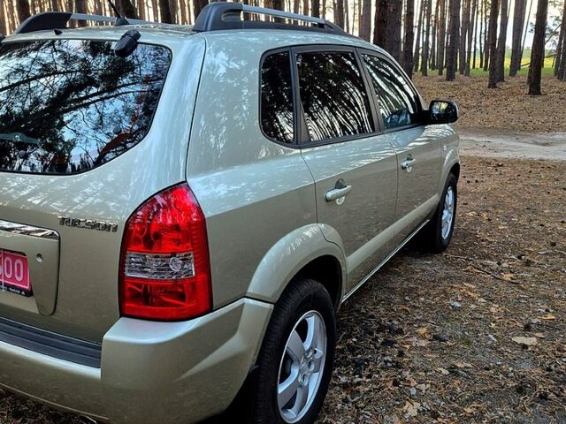 Хендай Туксон, об'ємом двигуна 1.6 л та пробігом 200 тис. км за 8200 $, фото 4 на Automoto.ua