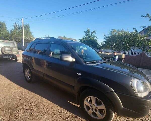 Хендай Туксон, объемом двигателя 0 л и пробегом 260 тыс. км за 7500 $, фото 4 на Automoto.ua