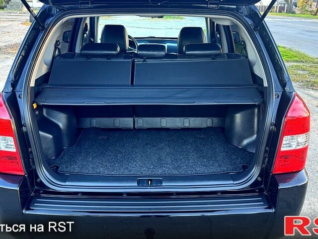 Хендай Туксон, объемом двигателя 2 л и пробегом 180 тыс. км за 8000 $, фото 11 на Automoto.ua