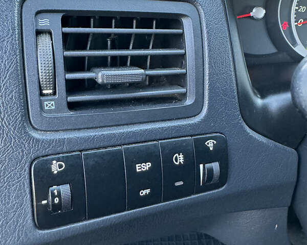 Хендай Туксон, объемом двигателя 2 л и пробегом 245 тыс. км за 7900 $, фото 30 на Automoto.ua