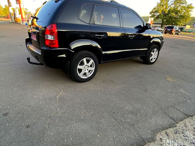 Хендай Туксон, объемом двигателя 2 л и пробегом 179 тыс. км за 7800 $, фото 1 на Automoto.ua