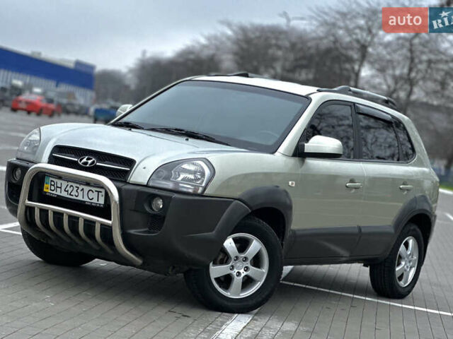 Хендай Туксон, объемом двигателя 0 л и пробегом 200 тыс. км за 7700 $, фото 9 на Automoto.ua