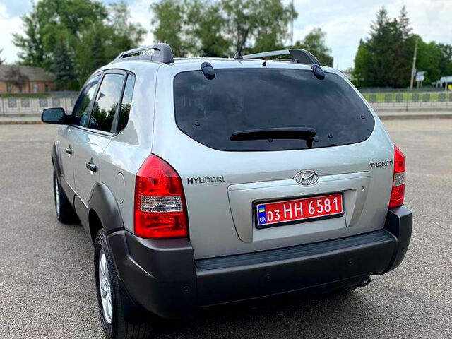 Хендай Туксон, об'ємом двигуна 2 л та пробігом 204 тис. км за 8000 $, фото 3 на Automoto.ua