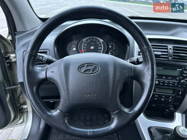 Хендай Туксон, объемом двигателя 0 л и пробегом 200 тыс. км за 7700 $, фото 46 на Automoto.ua