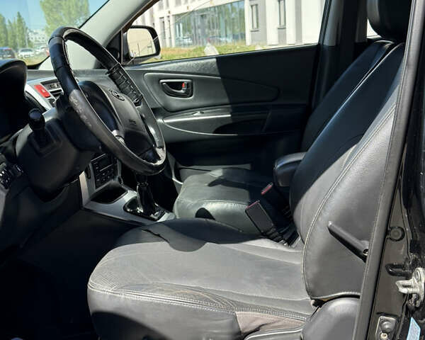 Хендай Туксон, об'ємом двигуна 2 л та пробігом 140 тис. км за 7200 $, фото 9 на Automoto.ua