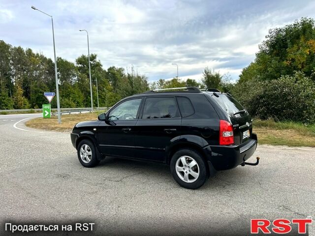 Хендай Туксон, объемом двигателя 2 л и пробегом 187 тыс. км за 8100 $, фото 3 на Automoto.ua