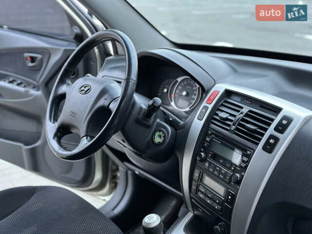 Хендай Туксон, объемом двигателя 0 л и пробегом 200 тыс. км за 7700 $, фото 38 на Automoto.ua