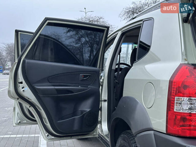 Хендай Туксон, объемом двигателя 0 л и пробегом 200 тыс. км за 7700 $, фото 25 на Automoto.ua