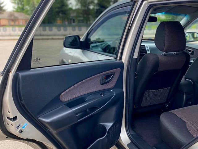 Хендай Туксон, об'ємом двигуна 2 л та пробігом 204 тис. км за 8000 $, фото 8 на Automoto.ua