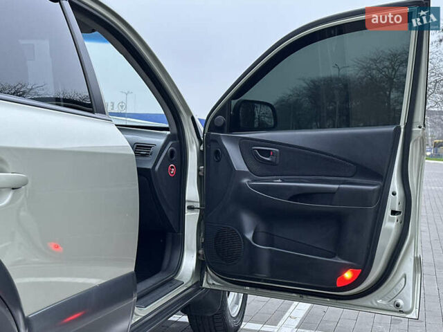 Хендай Туксон, объемом двигателя 0 л и пробегом 200 тыс. км за 7700 $, фото 33 на Automoto.ua