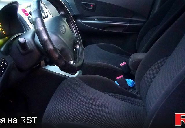 Хендай Туксон, объемом двигателя 2 л и пробегом 179 тыс. км за 8300 $, фото 3 на Automoto.ua