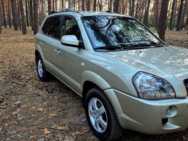 Хендай Туксон, об'ємом двигуна 1.6 л та пробігом 200 тис. км за 8200 $, фото 1 на Automoto.ua