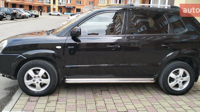 Хендай Туксон, объемом двигателя 1.99 л и пробегом 292 тыс. км за 8500 $, фото 7 на Automoto.ua