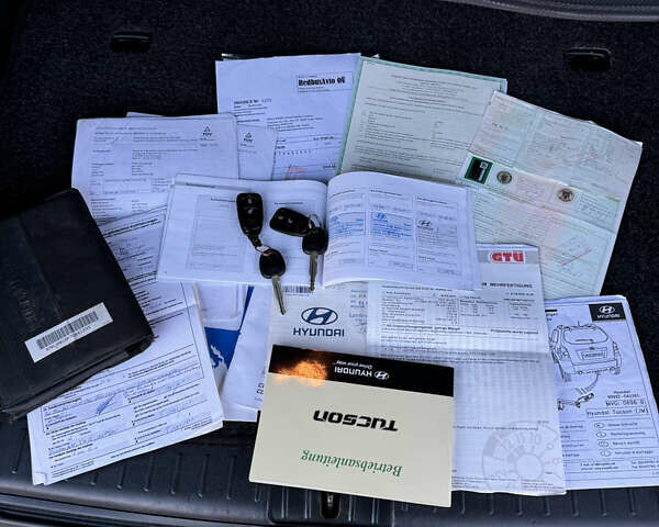 Хендай Туксон, объемом двигателя 2 л и пробегом 245 тыс. км за 7900 $, фото 51 на Automoto.ua