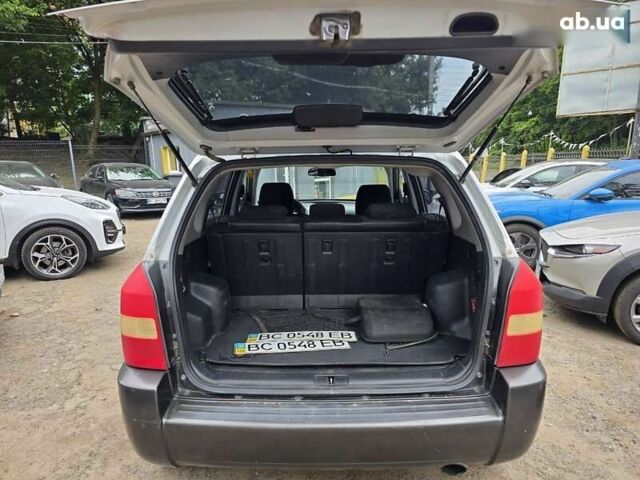 Хендай Туксон, объемом двигателя 2 л и пробегом 250 тыс. км за 6900 $, фото 6 на Automoto.ua