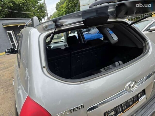 Хендай Туксон, объемом двигателя 2 л и пробегом 250 тыс. км за 6900 $, фото 7 на Automoto.ua